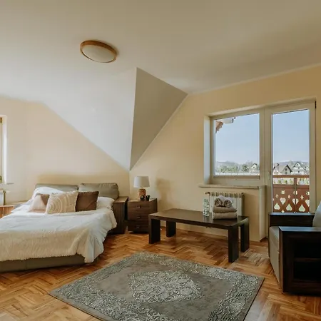 Chatka Niedzwiadka بيت للعطل